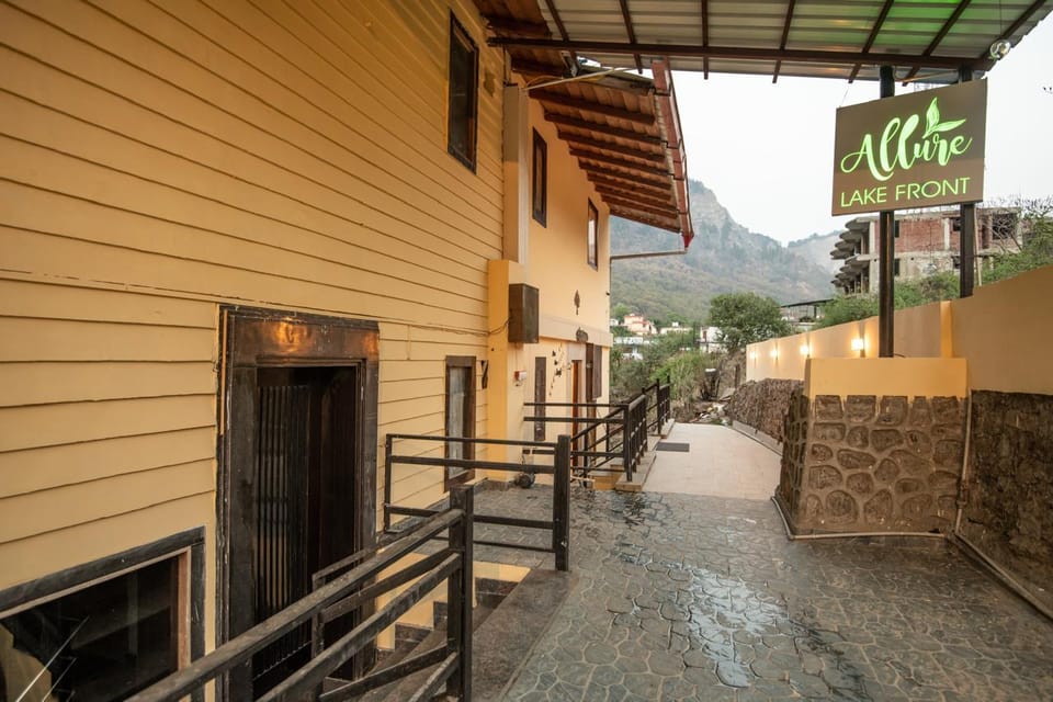 Allure Lakefront Hotel in Uttarakhand
