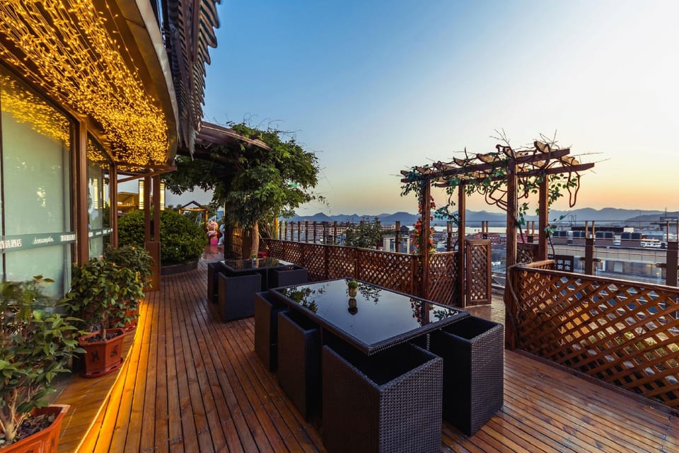 Atour X Hotel Hangzhou Xihu Hubin Yan’an Road Hotel in Hangzhou