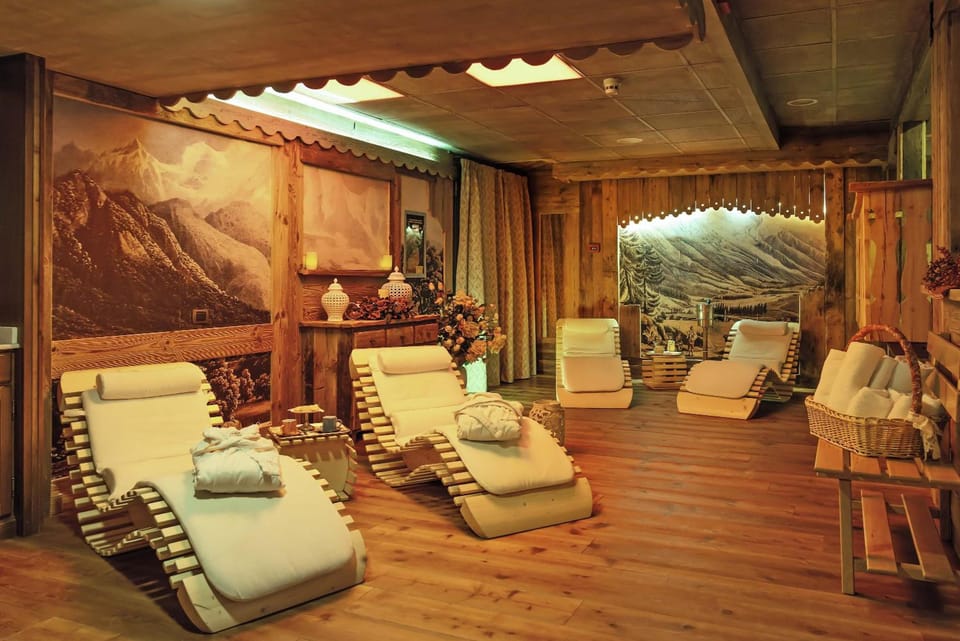 Relais Du Foyer Hotel in Châtillon