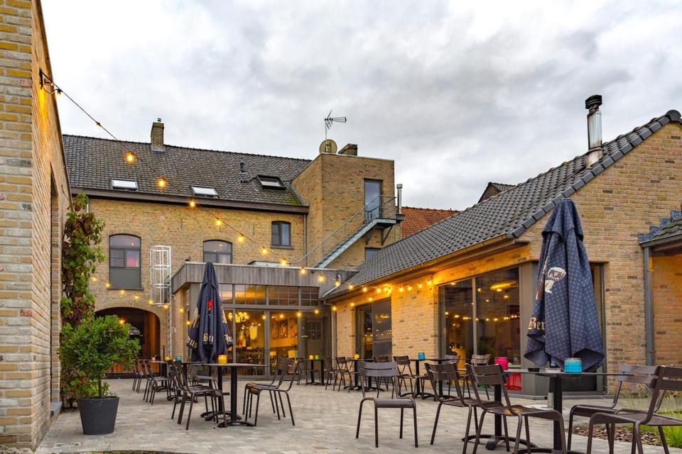 Guesthouse 't oud gemeentehuis Poelkapelle Hotel in Ypres