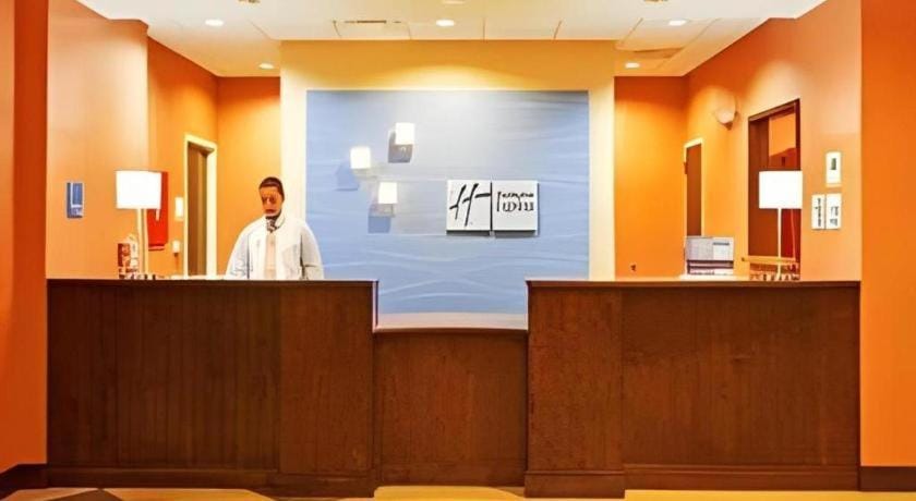 Holiday Inn Express & Suites Fredericksburg By IHG Hotel in Fredericksburg