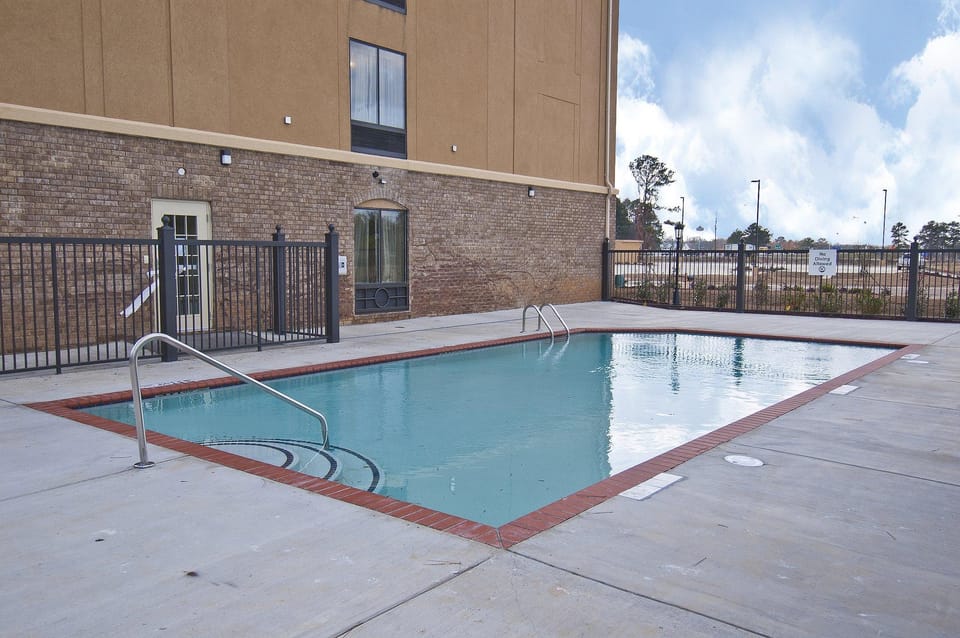 Holiday Inn Express & Suites Jackson/Pearl International Airport By IHG Hotel in Richland