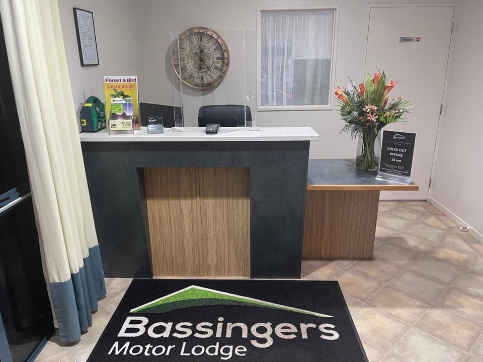 Bassingers Motor Lodge Motel in Manawatū-Whanganui, New Zealand