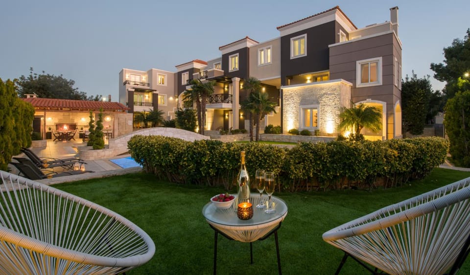 Artdeco Luxury Suites Hotel in Crete