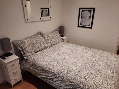 Lovely Home with full en-suite double bed rooms Hotel in Reading