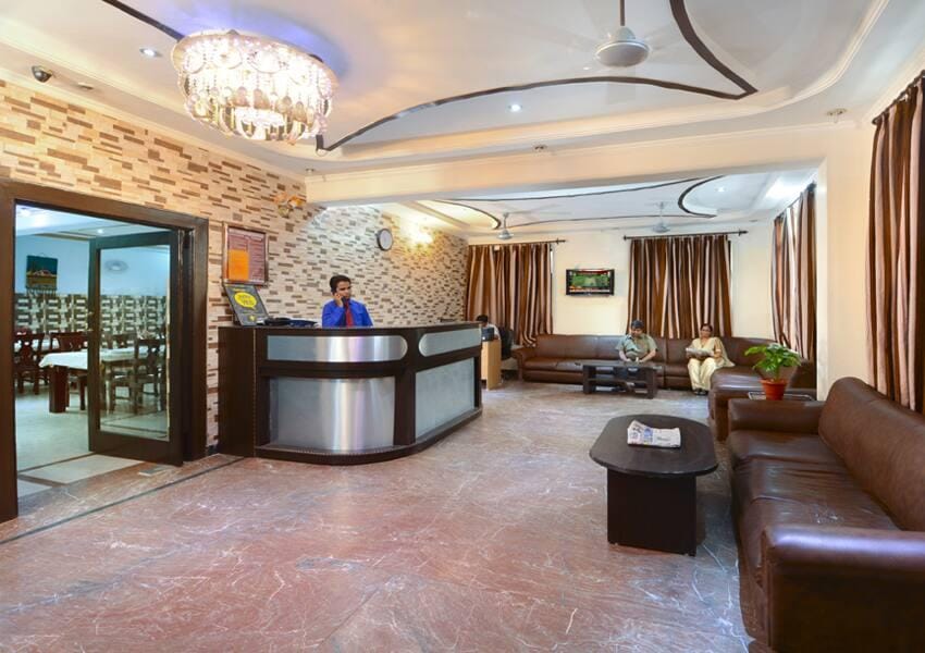 Hotel Prashant Palace Hotel in Agra