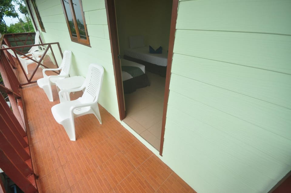 Phi Phi Sand Sea House Resort in Krabi Changwat