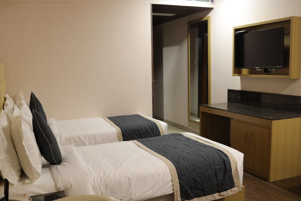 Shared lounge/TV area