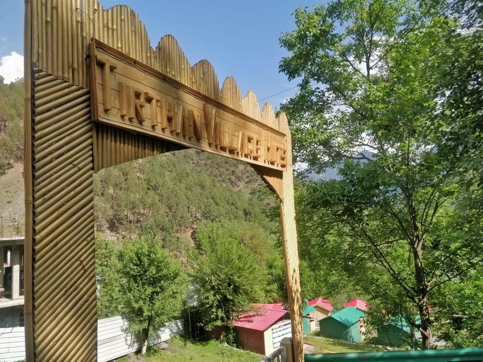 Tirthan village huts Hotel in Himachal Pradesh