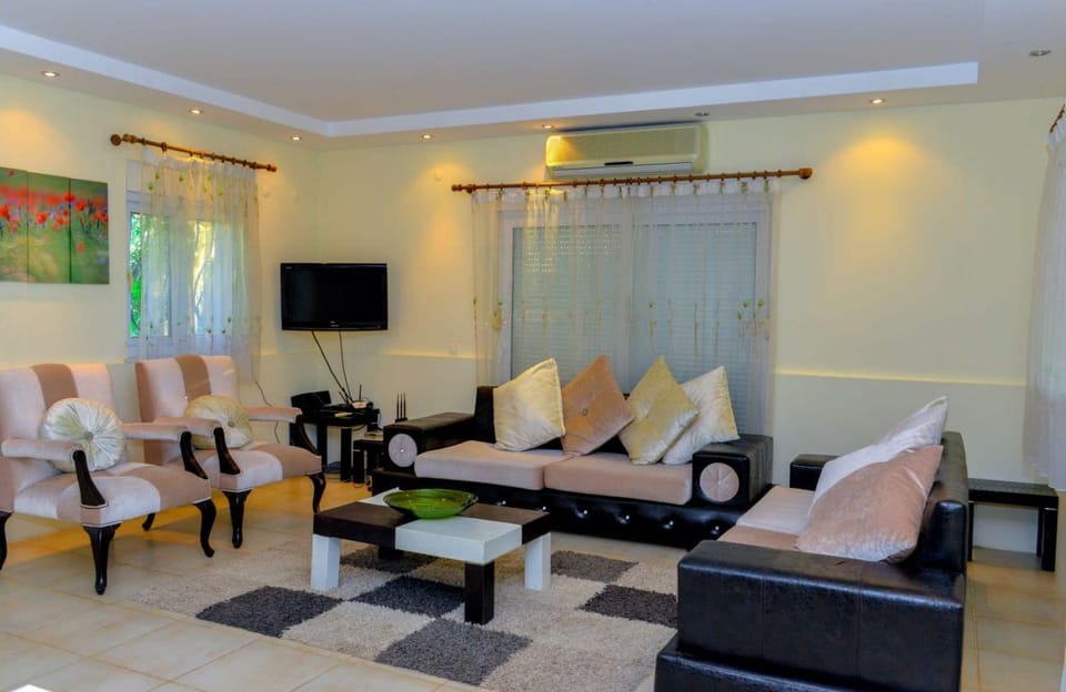 Gorgeous Secluded Villa with Private Pool and BBQ Resort in Antalya Province