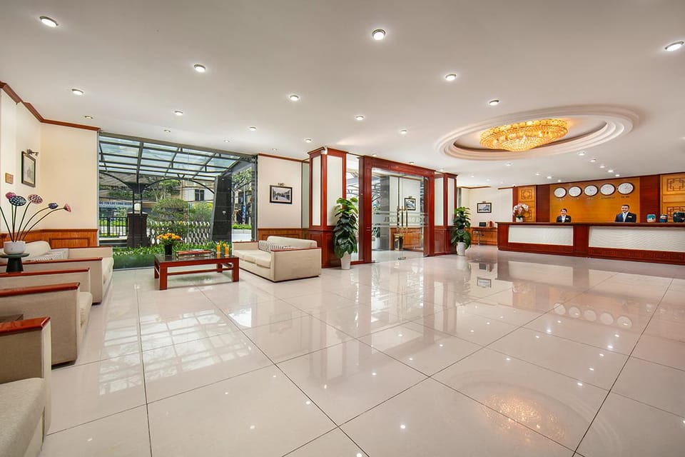 A25 Premium Hotel - 705 Lạc Long Quân Hotel in Hanoi