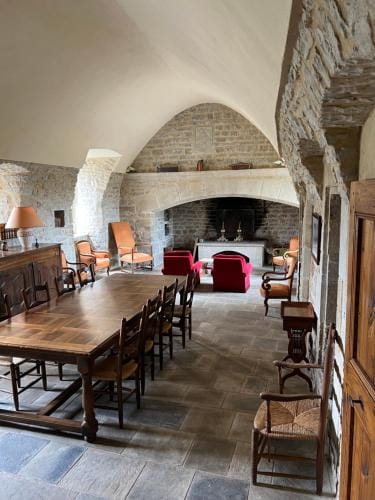 Les Distinguees - Manoir de Bessodes Hotel in Auvergne-Rhône-Alpes