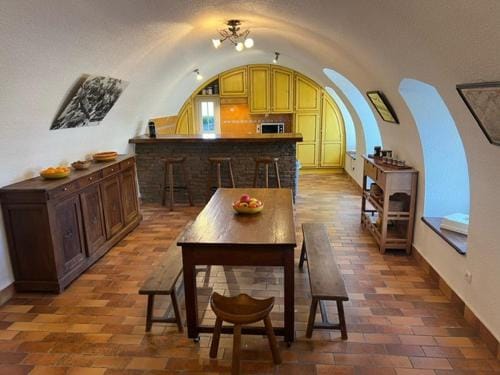 Les Distinguees - Manoir de Bessodes Hotel in Auvergne-Rhône-Alpes