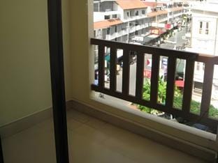 Nikom Court Apartment hotel in Pattaya City