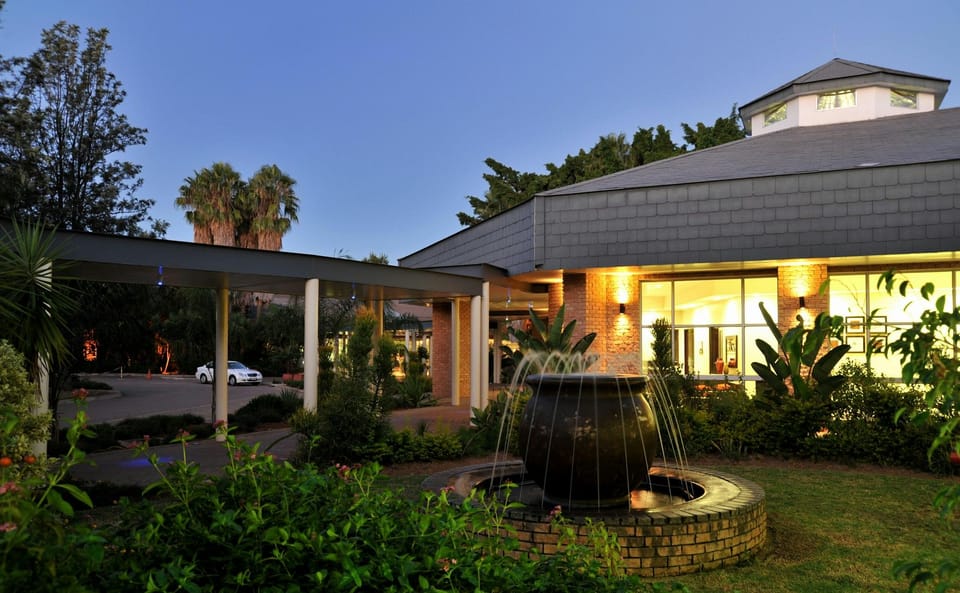 Cresta Lodge Hotel Hotel in North West, South Africa