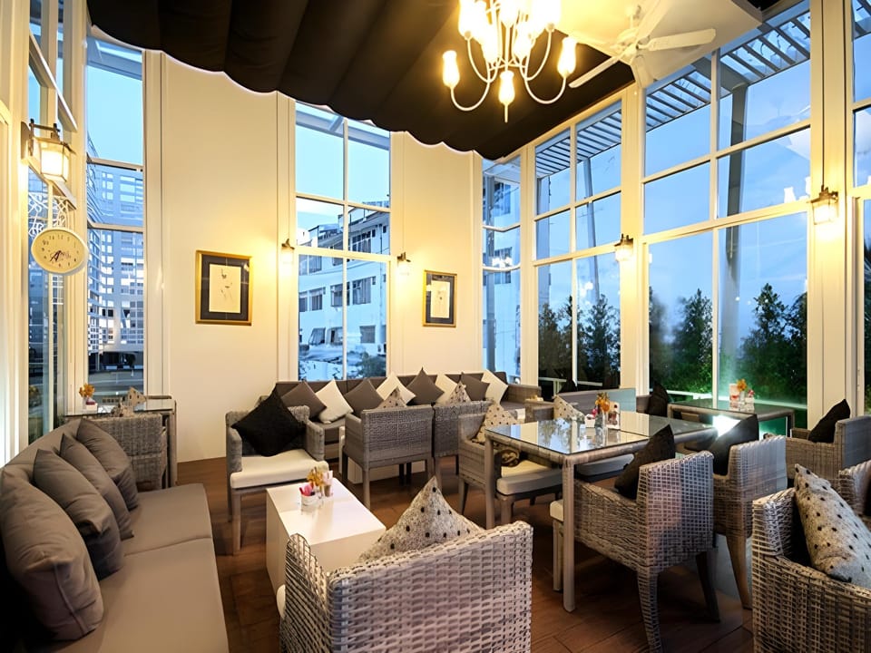 Classic Kameo Hotel & Serviced Apartments Rayong  Apartment hotel in Rayong, Mueang Rayong District, Rayong, Thailand