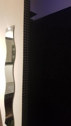 Les Pieds Dans l'Eau Hotel in Toulon