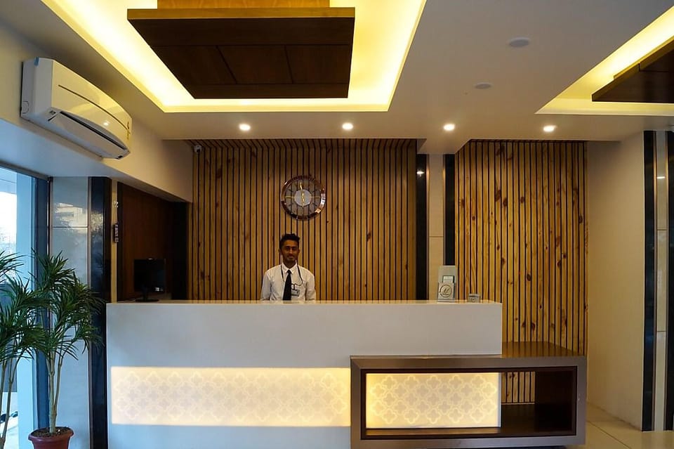 Hotel Midtown, Vadodara Hotel in Vadodara