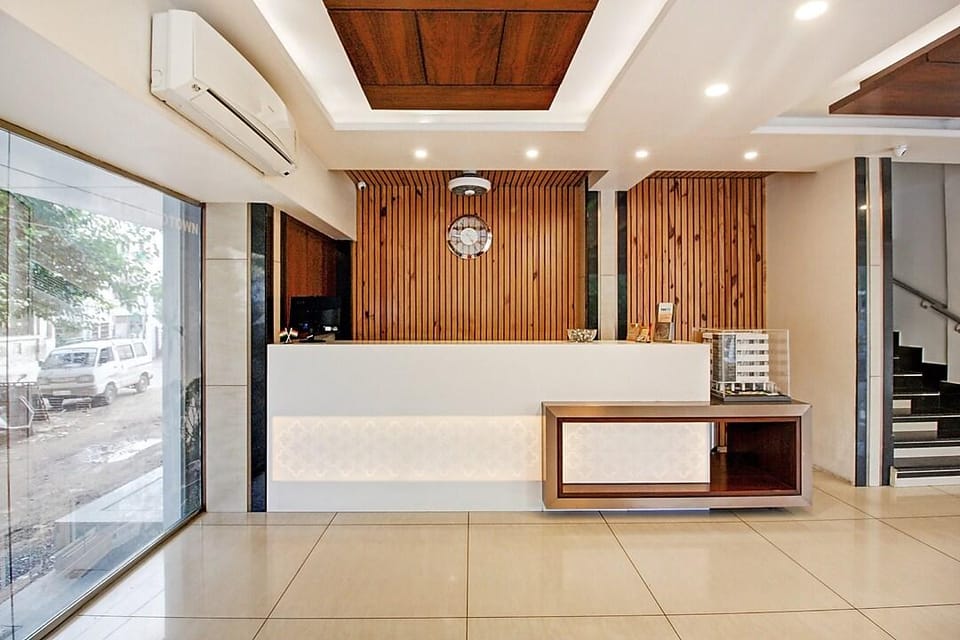 Hotel Midtown, Vadodara Hotel in Vadodara