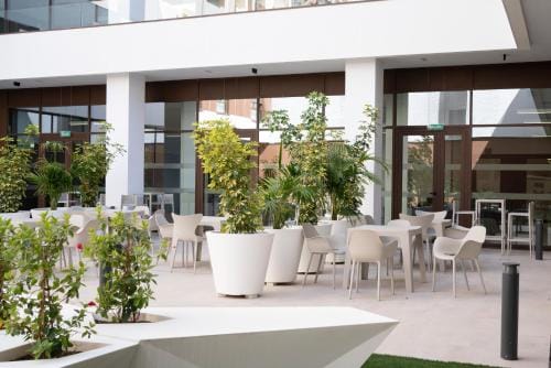 micampus Avenida del Puerto - Residencia de Estudiantes Hotel in Valencia