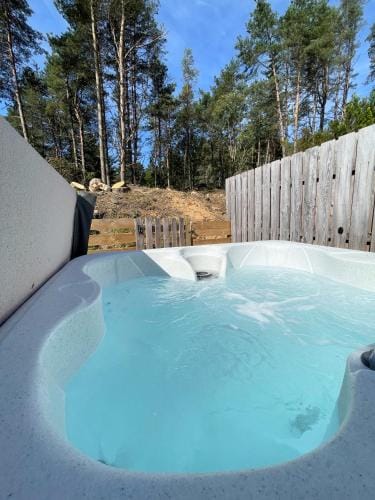 Kaoglen Apollo-Hot tub-Cairngorms-Pet friendly Lodge in Scotland