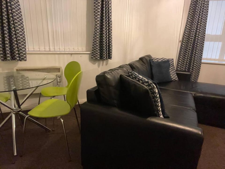 Princess Gardens Liverpool Accessible - Infinity Apartment hotel in Liverpool