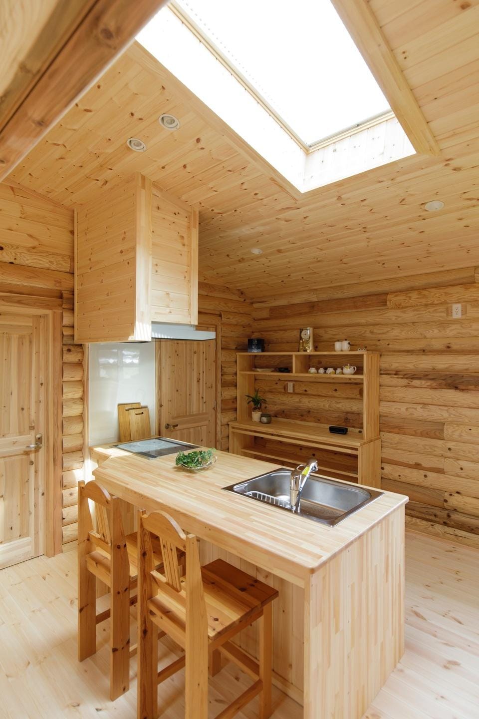 Natural Retreat Mountain Blue Hotel in Kanazawa