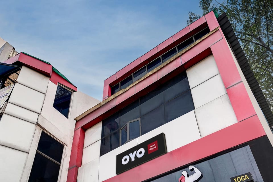 Super Hotel O BG Hotel in Noida