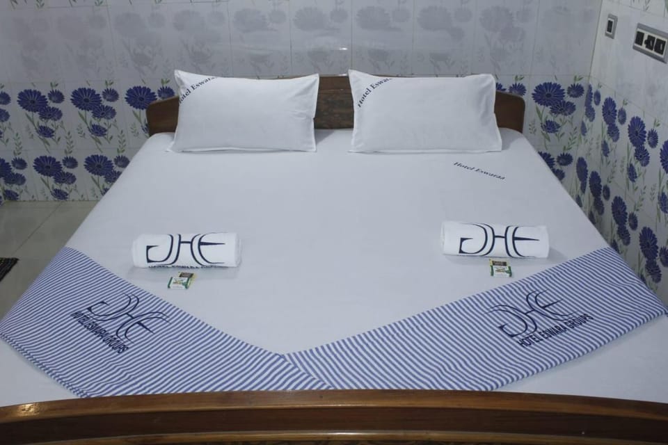 Hotel Eswara Temple Stay Lodge in Tamil Nadu