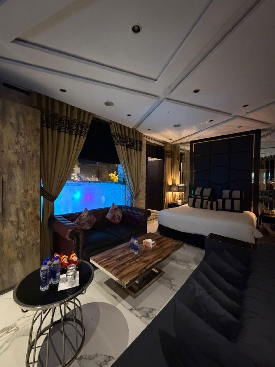 Suite room