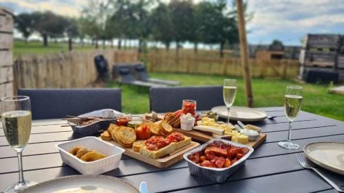 Tussen de paarden @ De Hoeveschuur Hotel in Flanders
