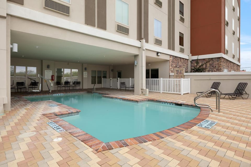 Holiday Inn Express & Suites George West By IHG Hotel in Rio Grande