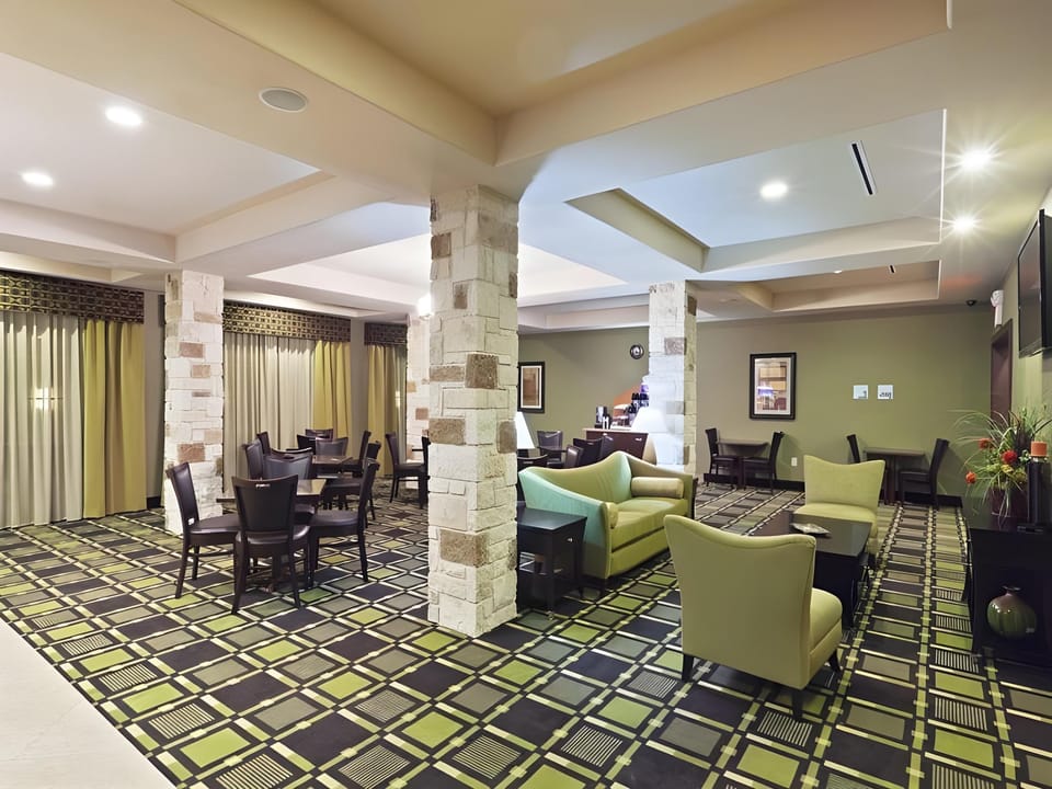 Holiday Inn Express & Suites Brady By IHG Hotel in Rio Grande