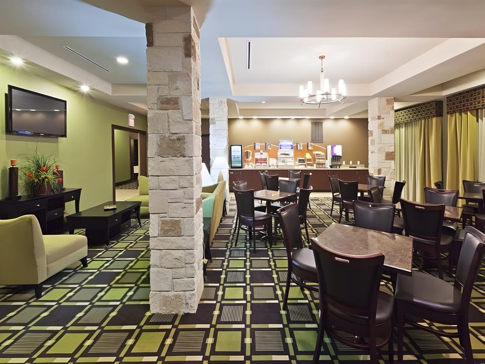 Holiday Inn Express & Suites Brady By IHG Hotel in Rio Grande