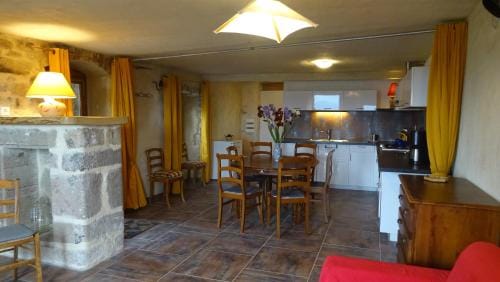 Gite de Chapeleche Les Glycines Hotel in Provence-Alpes-Côte d'Azur