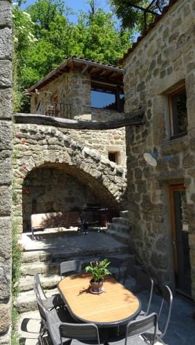 Gite de Chapeleche Les Glycines Hotel in Provence-Alpes-Côte d'Azur
