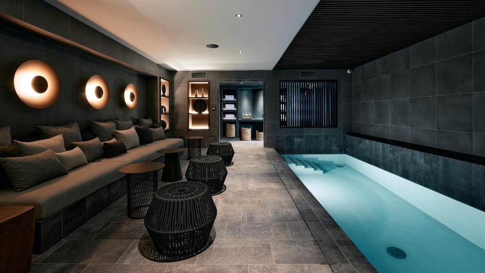 Swimming pool