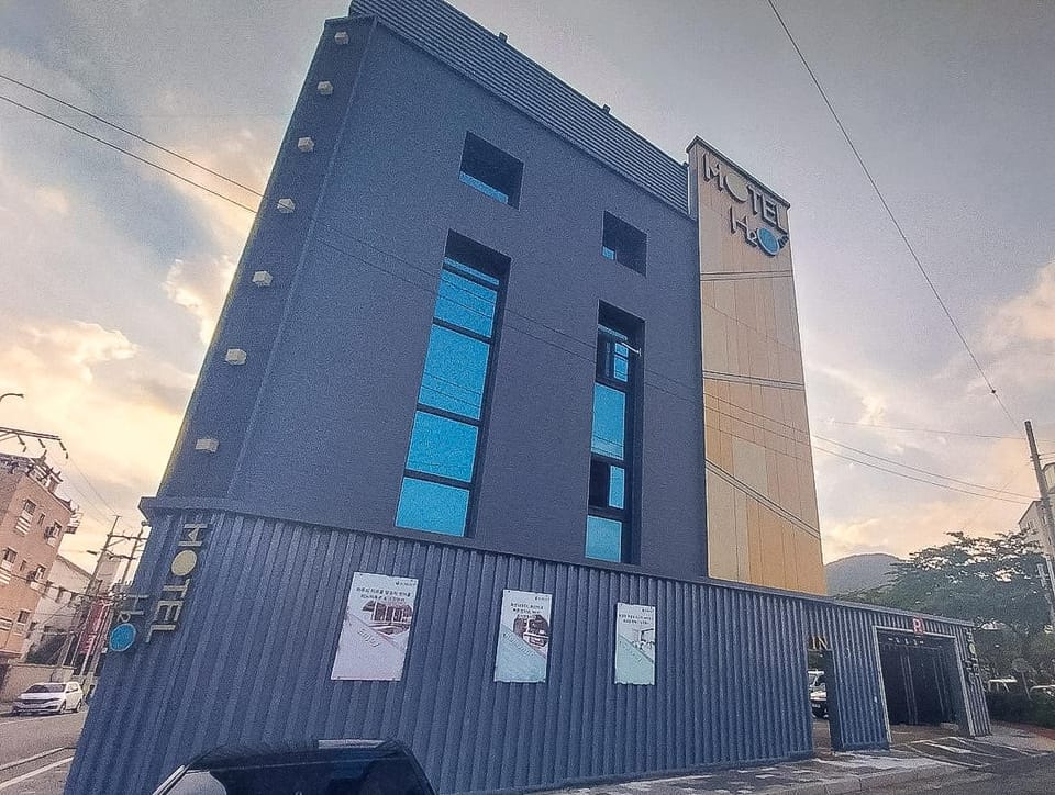 Changwon Jinhae H2O Motel in South Korea