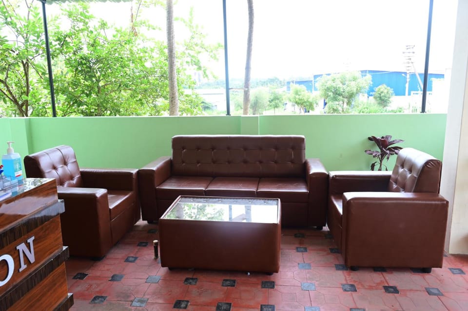 Hotel Stay Shine Hotel in Mysuru