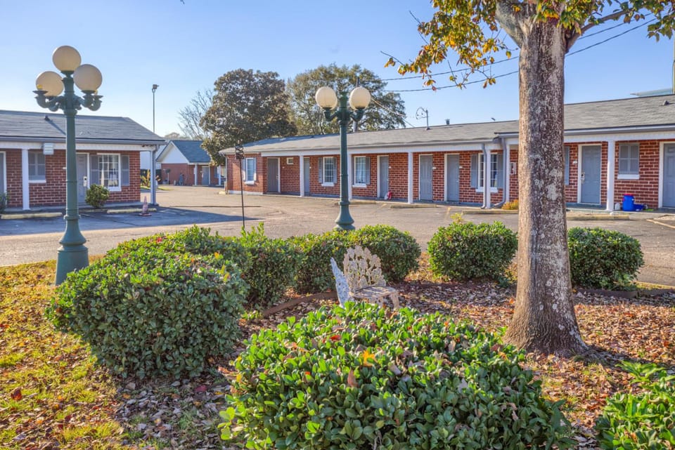 Adams Inn Motel in Dothan