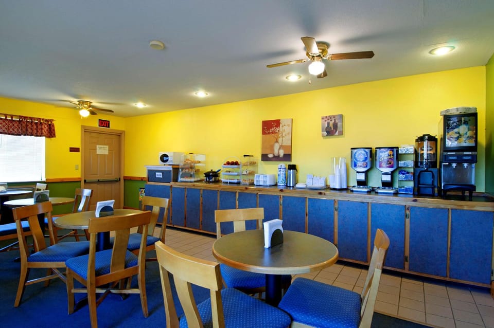 Americas Best Value Inn Garden City Hotel in Garden City
