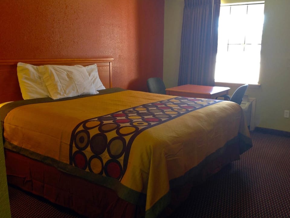 Americas Best Value Inn Pryor Motel in Ozark Mountains