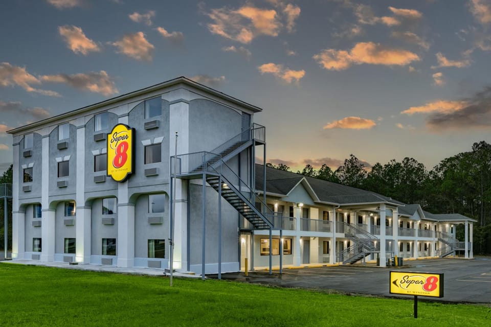 Super 8 by Wyndham Moss Point Hotel in Moss Point