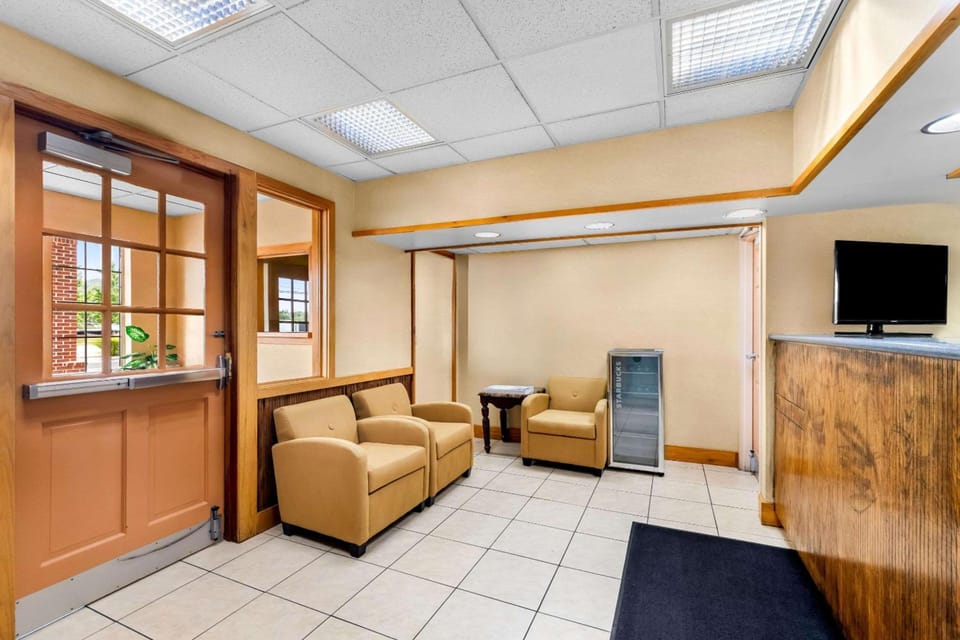 Suburban Studios Chattanooga Northeast - Ooltewah Motel in Chattanooga
