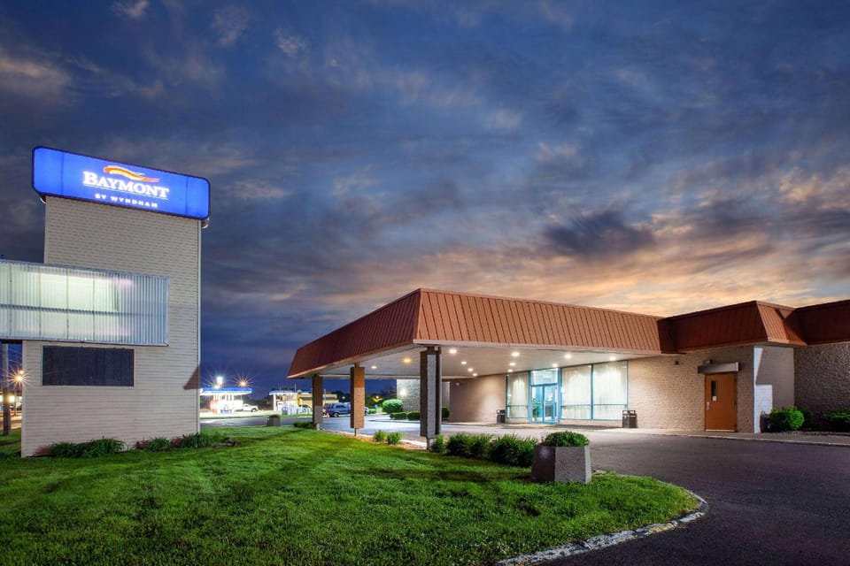 Baymont by Wyndham Northwood Hotel in Toledo