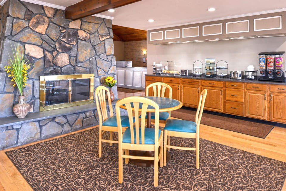 Americas Best Value Inn Plattsburgh Motel in Adirondack Mountains