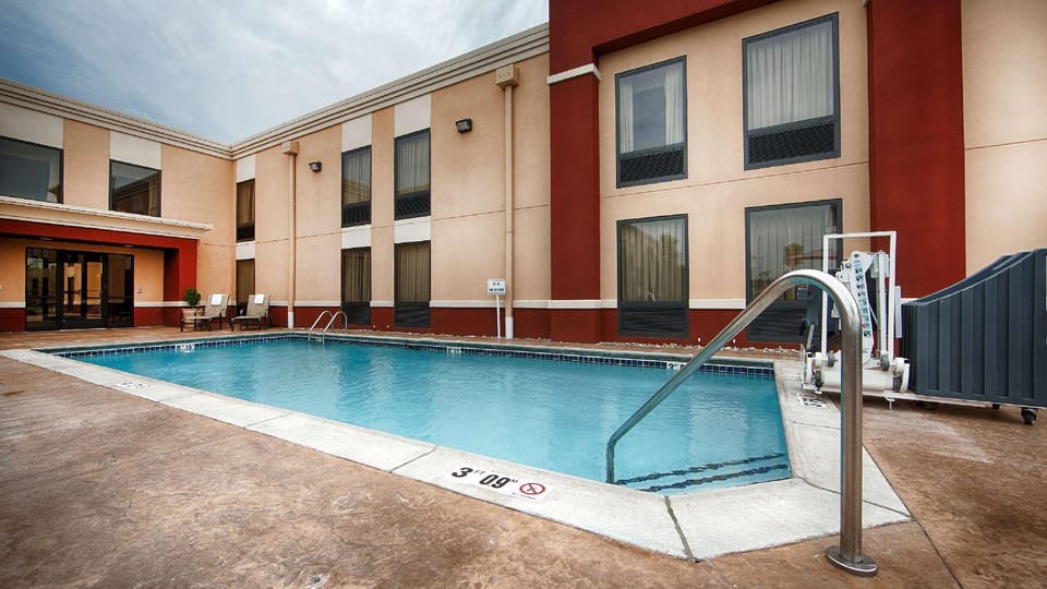 Best Western Plus Parkway Hotel Hotel in Alton