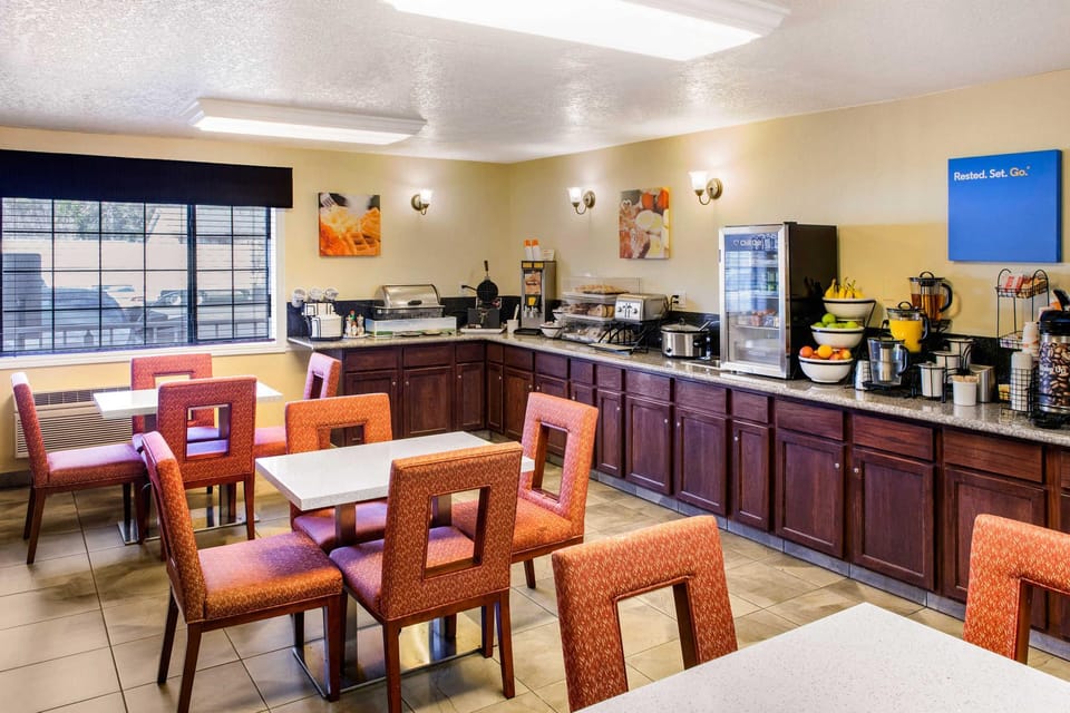 Comfort Inn Mount Shasta Area Hotel in Weed