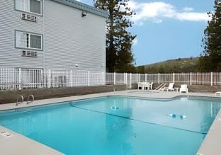 Comfort Inn Mount Shasta Area Hotel in Weed