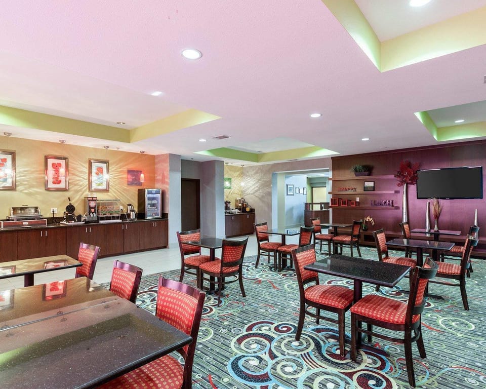 Comfort Suites Greenville Hotel in Greenville
